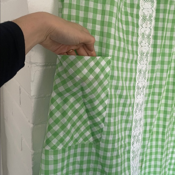 Vintage Green Gingham Dress with Lace Trim - Picture 2 of 4